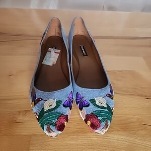 Nine West Suziella Floral Ballet Flats Women's 9.5M Blue Denim Embroidered Boho
